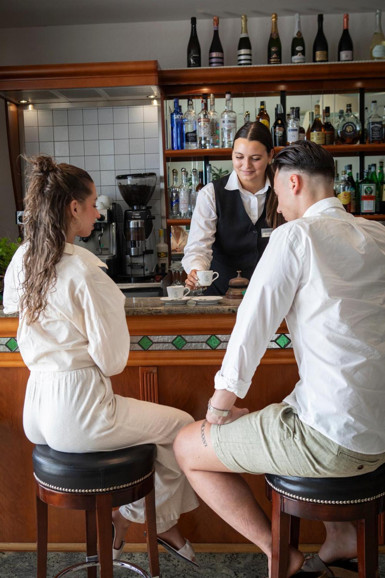 Hotel Parrini Follonica Bagian luar foto