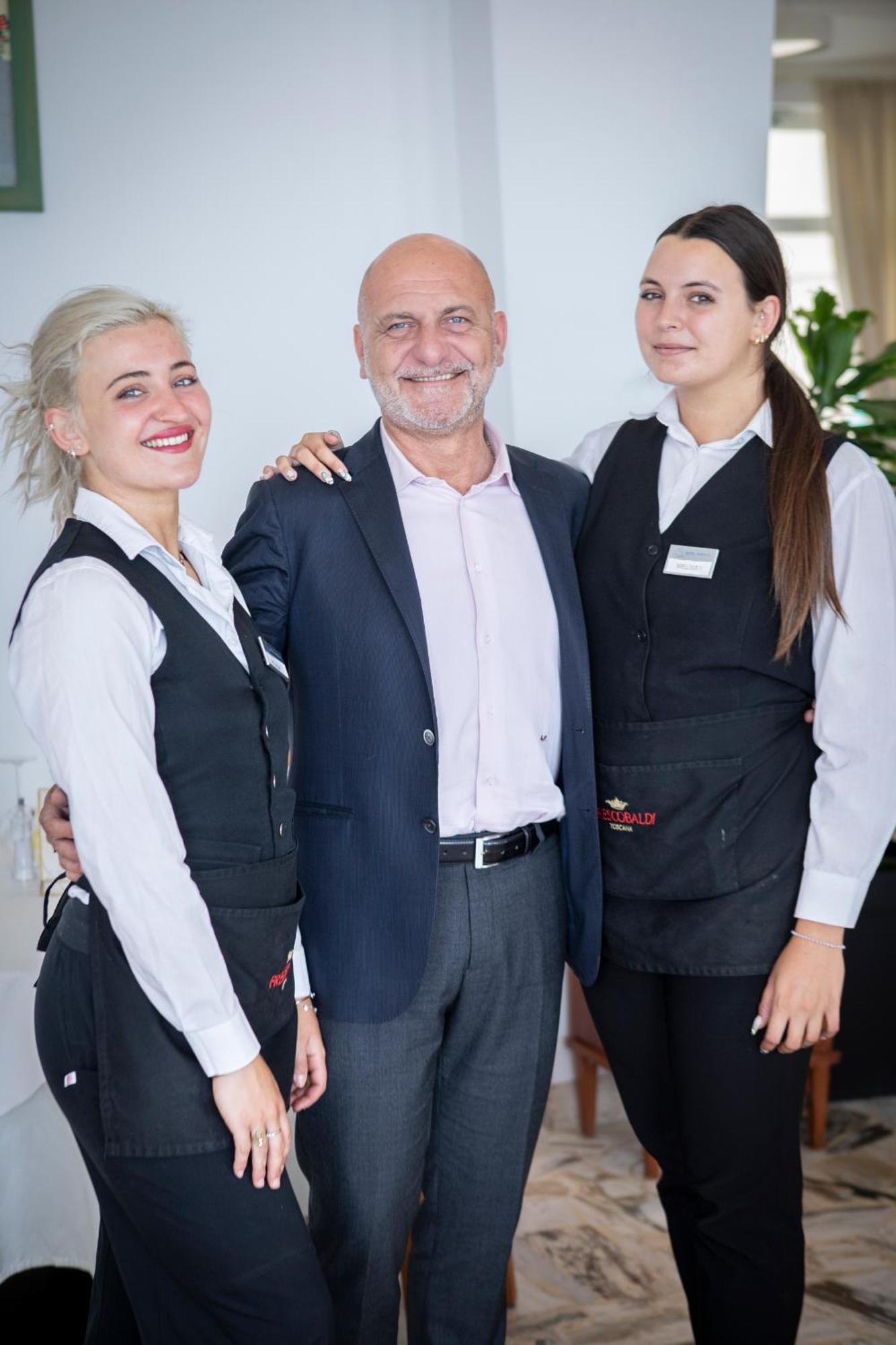 Hotel Parrini Follonica Bagian luar foto