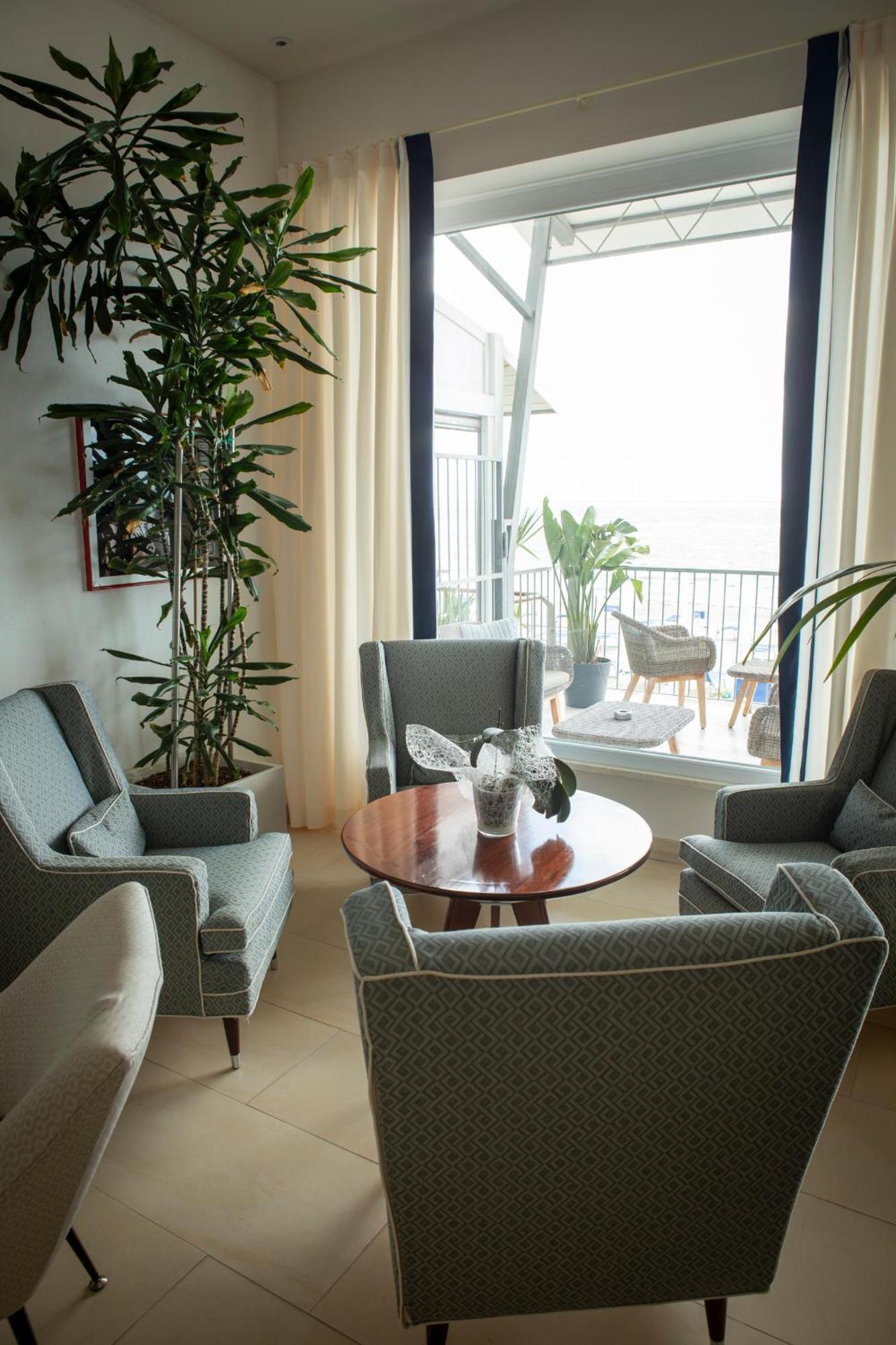 Hotel Parrini Follonica Bagian luar foto