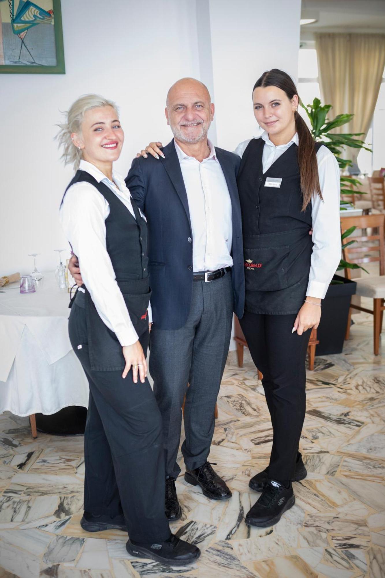 Hotel Parrini Follonica Bagian luar foto