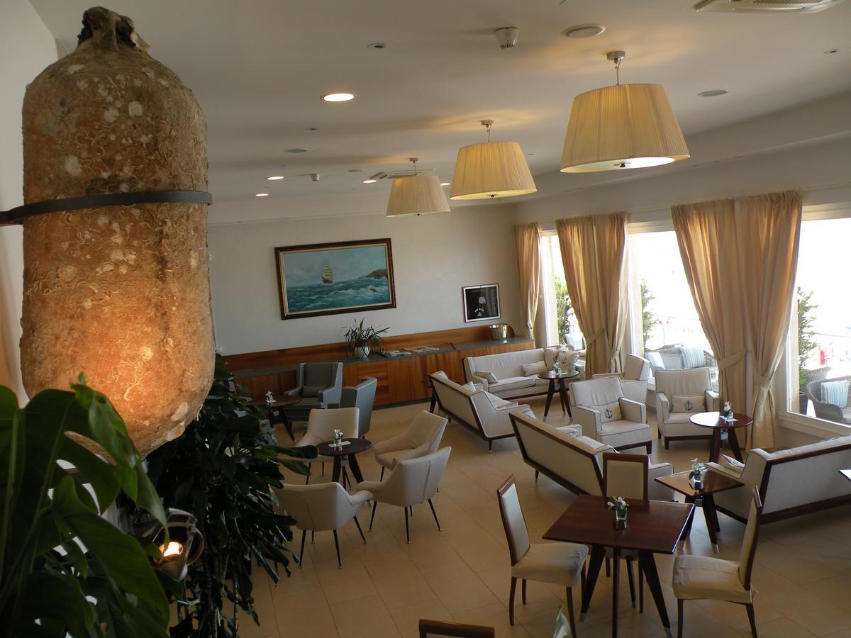 Hotel Parrini Follonica Bagian luar foto