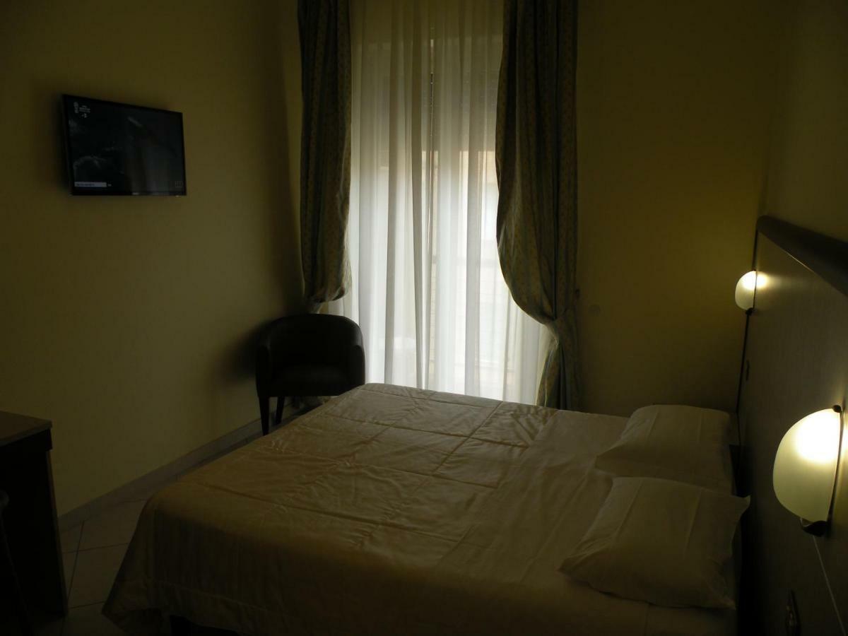 Hotel Parrini Follonica Bagian luar foto